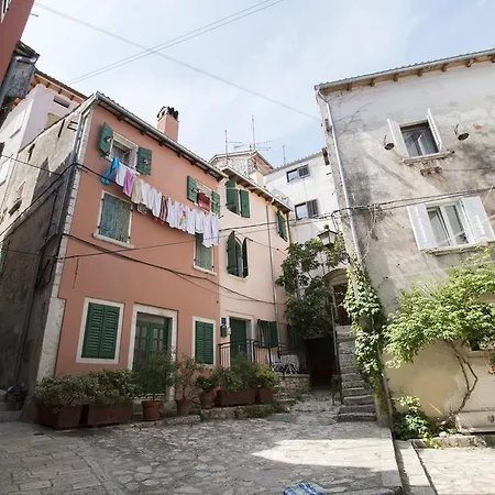 Apartment Piazza Antica Rovinj Exteriör bild