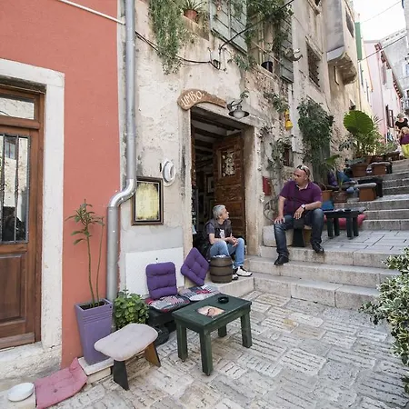 Apartment Piazza Antica Rovinj Exteriör bild
