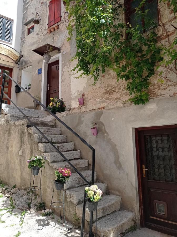 Piazza Antica Apartment *